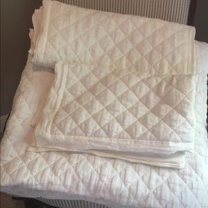 Pottery Barn King Size Bedspread and Shams